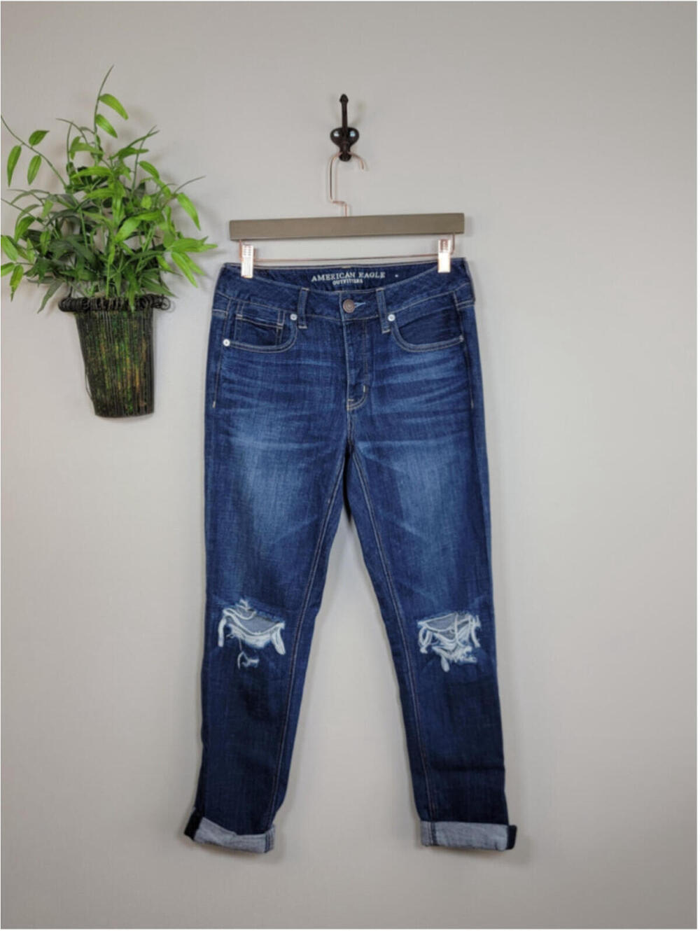 AE 2 American Eagle Tomgirl Ripped Knee Relaxed Jeans Button Fly Medium Blue